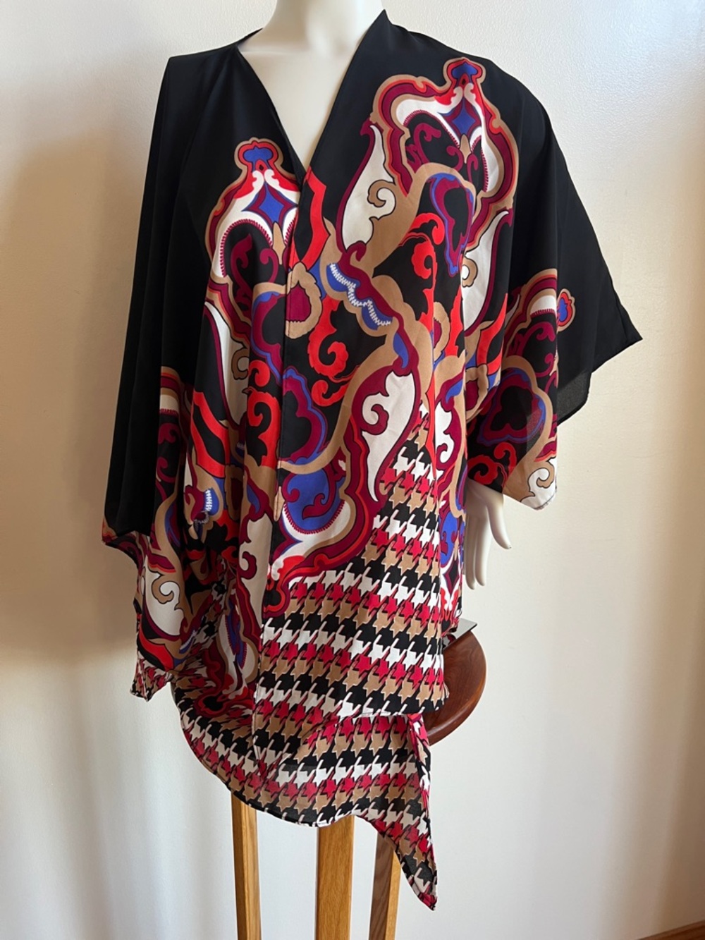 Printed Flowing Kimono Top - Black Multicolor Paisley & Houndstooth one size